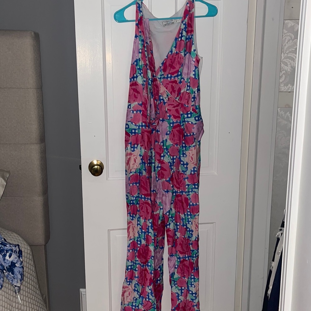 Never worn vineyard vines jump suit